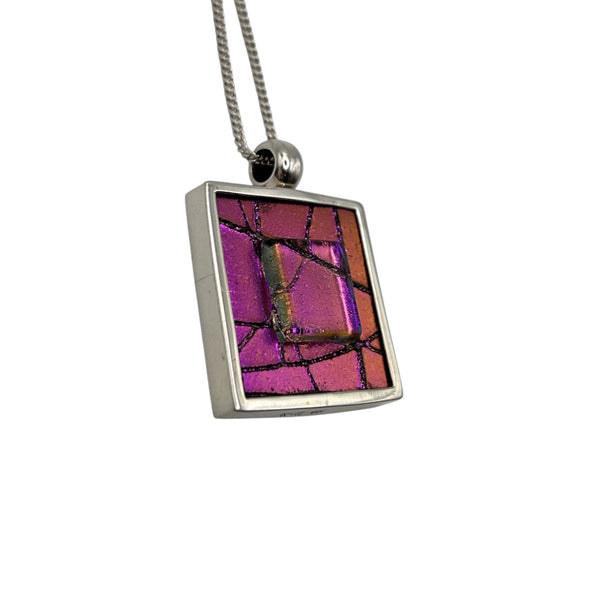 Magnifique pendentif en verre dichroïque rose