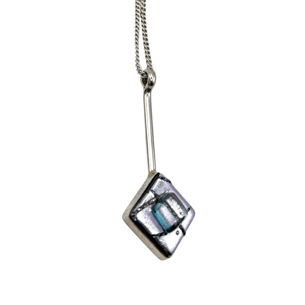 Pendentif en verre dichroïque bleu métallique et argent